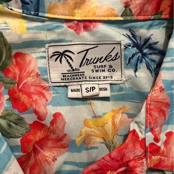 Hawaiian shirt - Picture 2 of 3